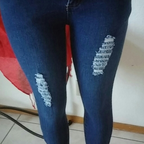 ABM JEANS - Distressed - Picture 2 of 8